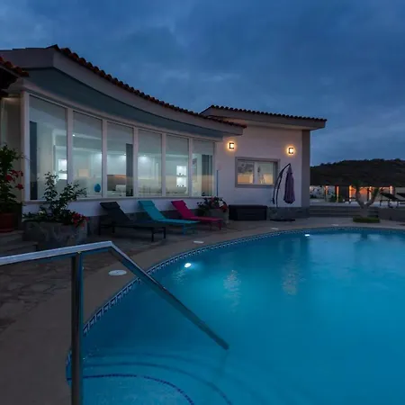 Sara In - Sara Vacation