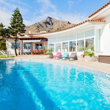 Sara In - Sara Vacation