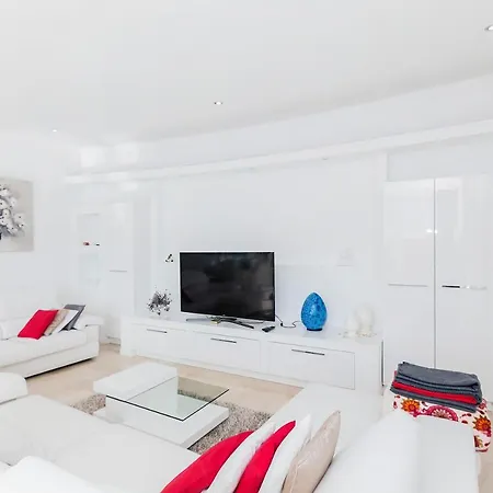 Sara In - Sara Vacation Villa