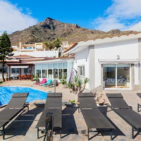 Sara In - Sara Vacation