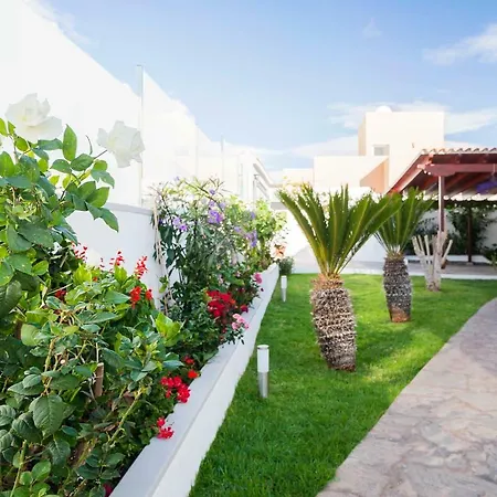 Sara In Villa Costa Adeje (Tenerife)