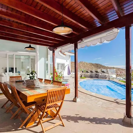 Sara In Villa Costa Adeje (Tenerife)