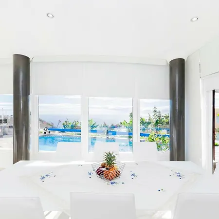 Sara In - Sara Vacation * אדחה