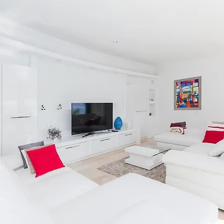 Sara In - Sara Vacation אדחה